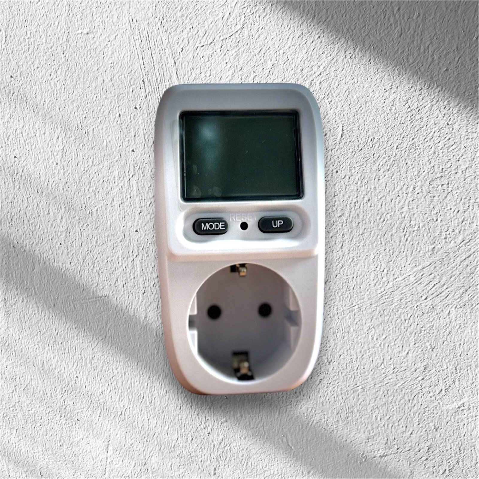 Prise avec compteur de consommation intégré - Image 2